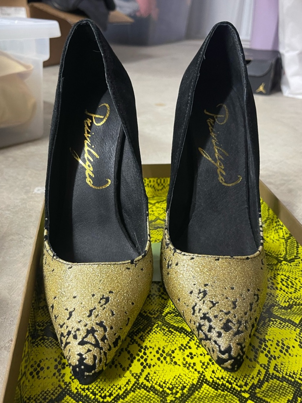 Privileged Black and Gold Glitter Pointed-Toe Pumps
